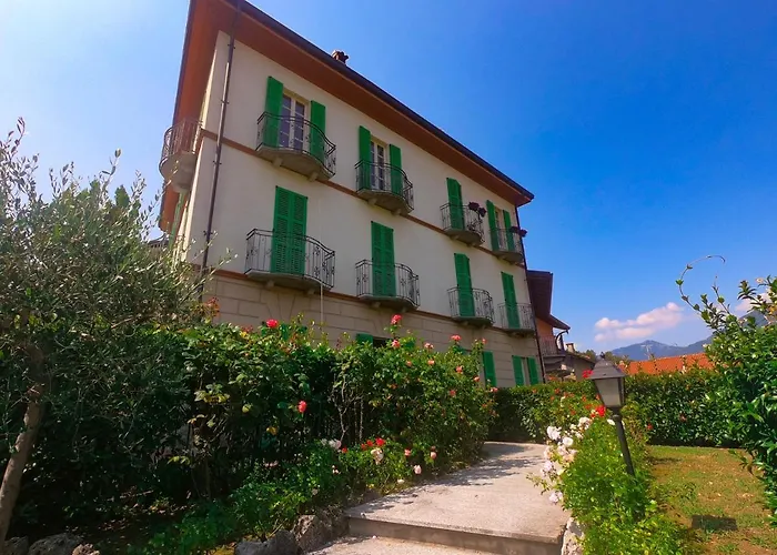 Easy Welcome Green House Regatola *